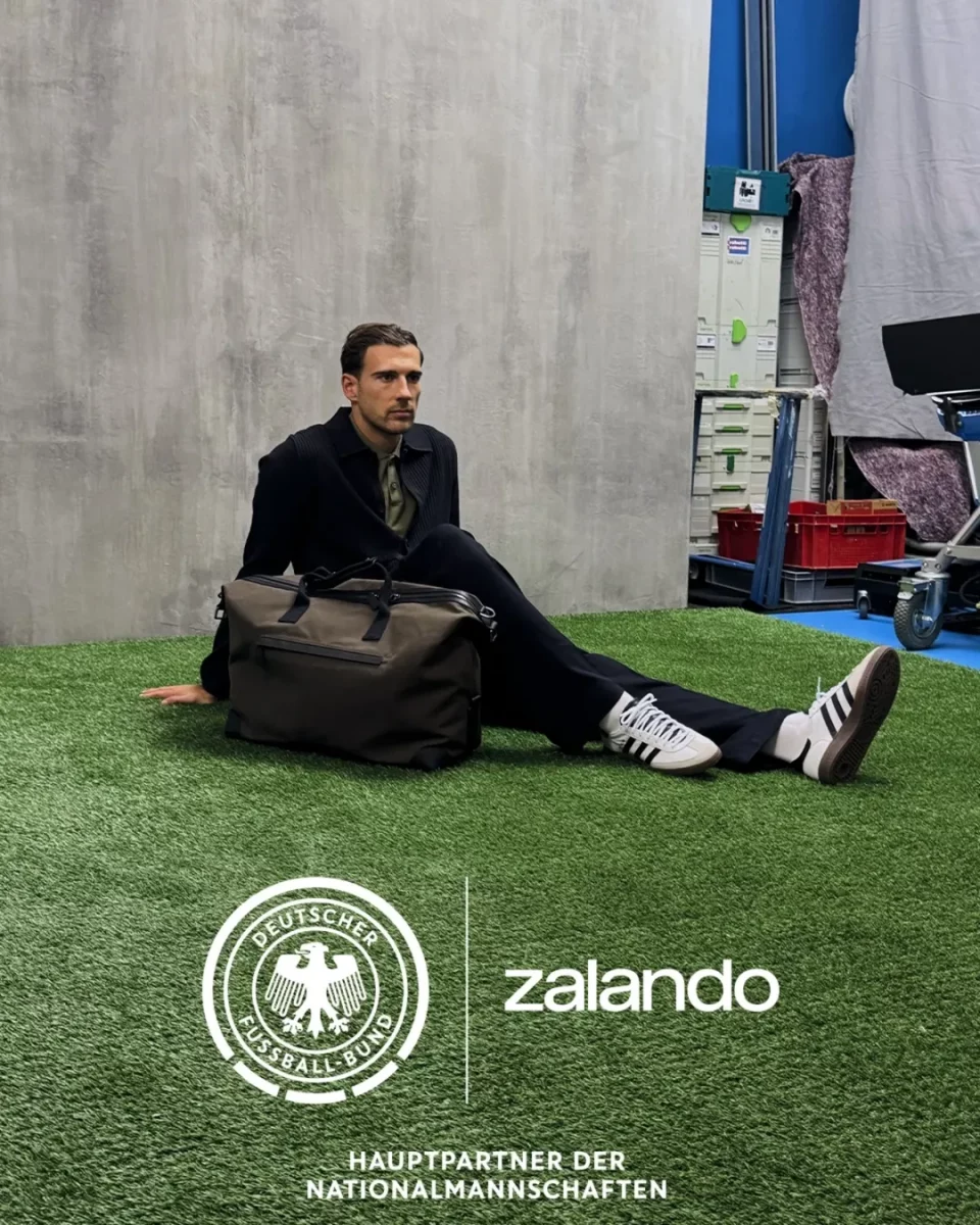 Swipe to discover our favorite moments from our day with the @dfb_teamSwipe und entdecke unsere-1